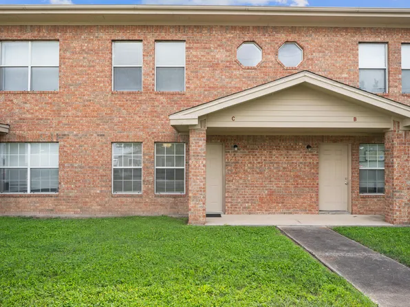 300 Veterans Dr APT C, Kyle, TX 78640