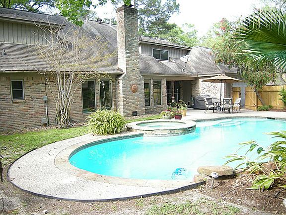 2nd image of 3710 Villa Pines Dr