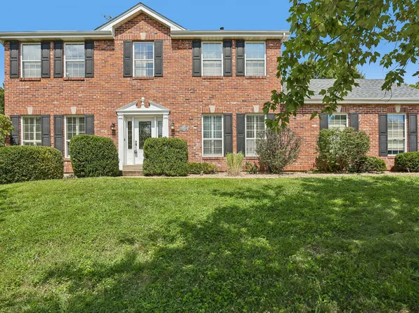 239 Lansbrooke Dr, Chesterfield, MO 63005