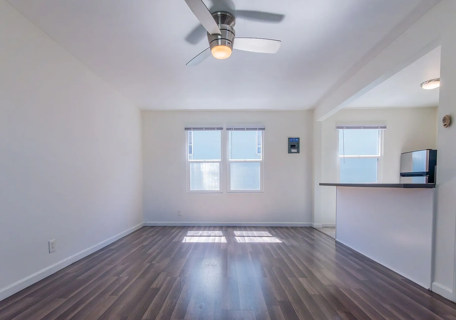 1743 La Brea Residences — Photo 4