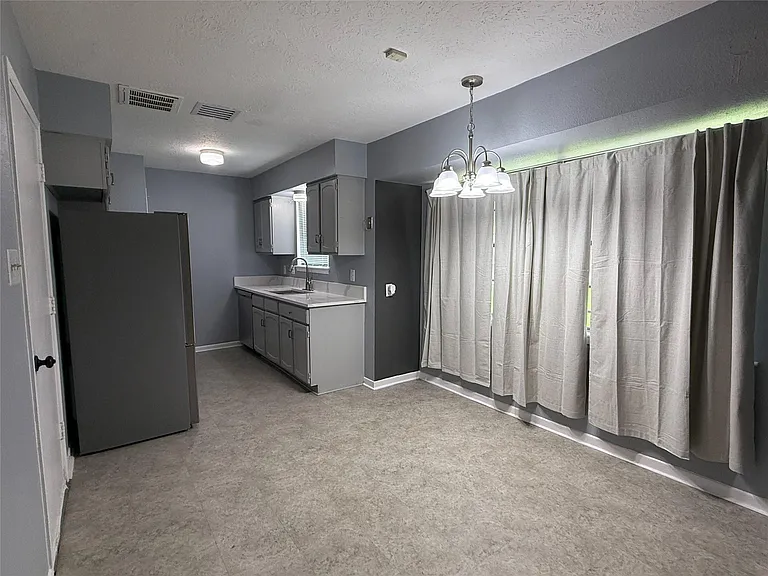 10519 Kirkglen Dr — Photo 5