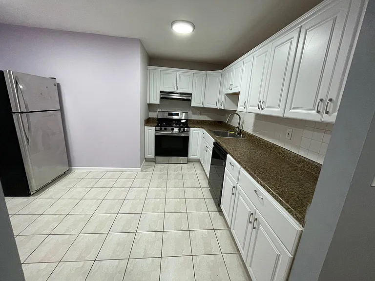 304 Georges Rd #A1 — Photo 8