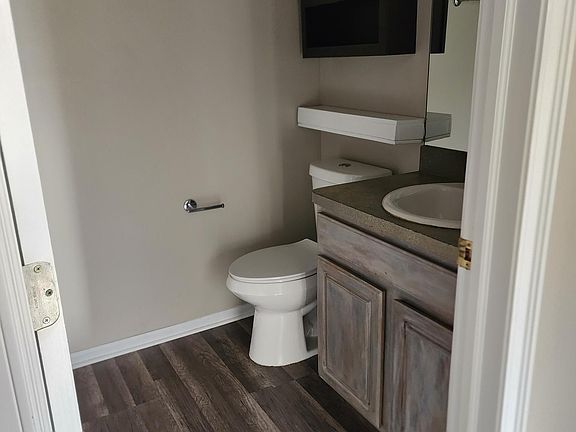 2nd image of 1806 Stone Manor Cir