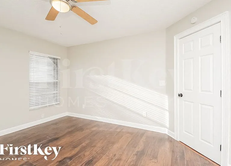 1136 Creek Woods Cir — Photo 7