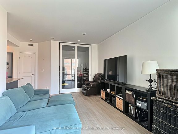 3rd image of 1 Bedford Rd #701