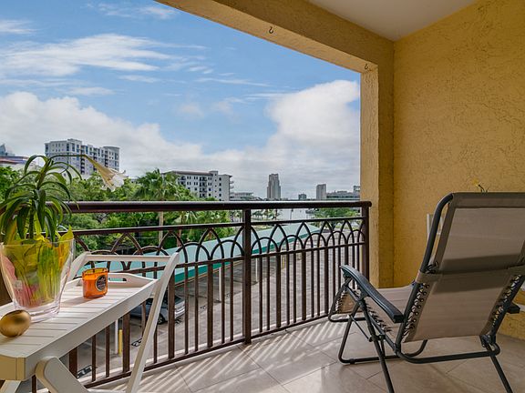 3rd image of 345 Bayshore Blvd APT 402