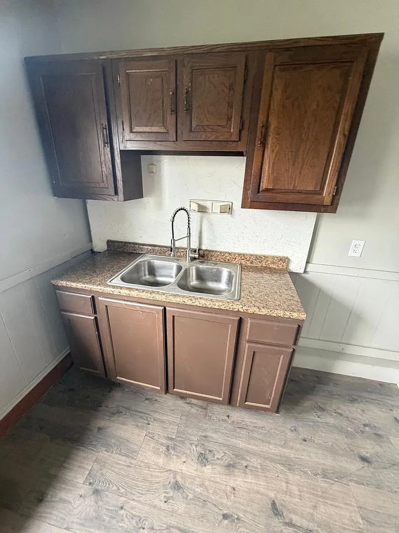 9529 Mount Auburn Ave — Photo 3