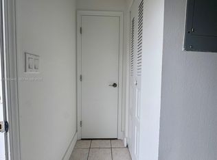 15385 S Dixie Hwy APT 13, Palmetto Bay, FL 33157