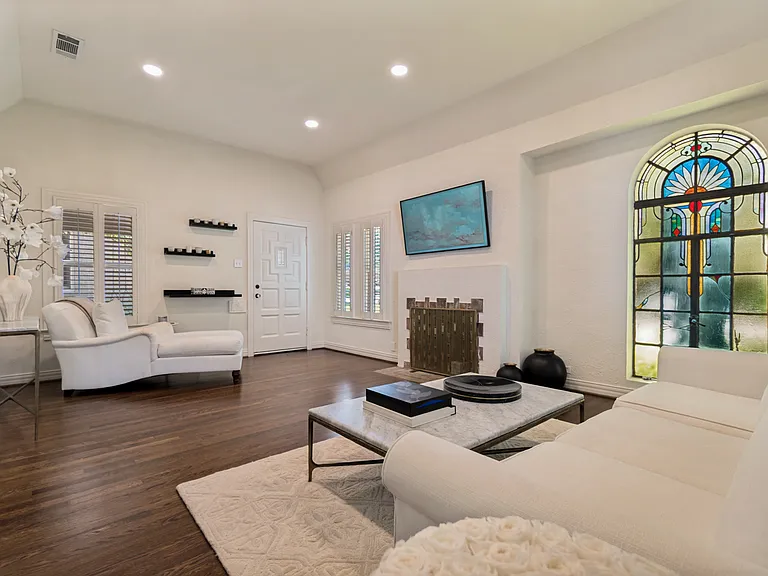 5343 Monticello Ave — Photo 3