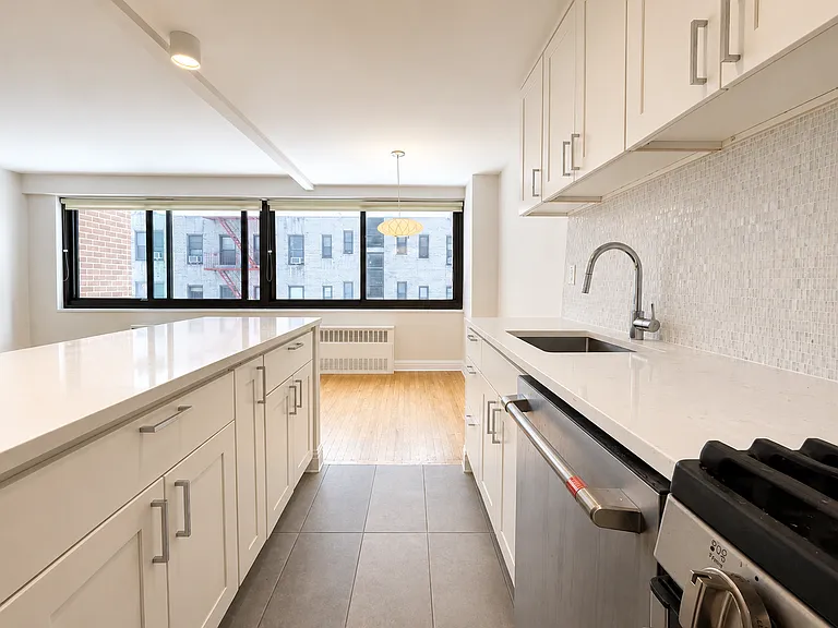 120 W 97th St #3F — Photo 2