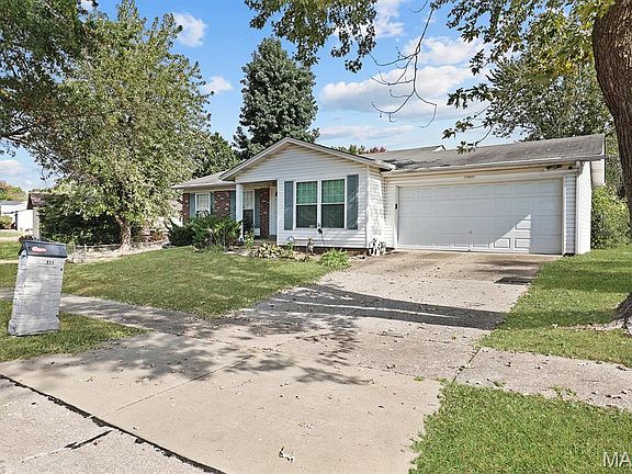 3rd image of 11922 La Padera Ln