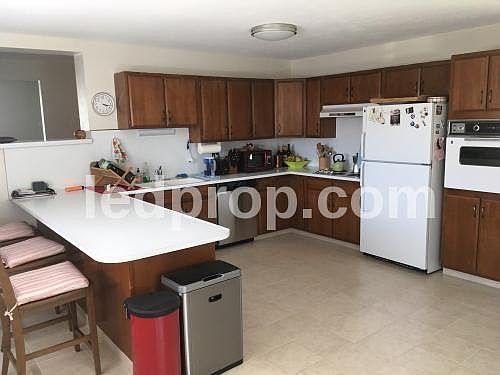 2nd image of 322 E Burton Ave