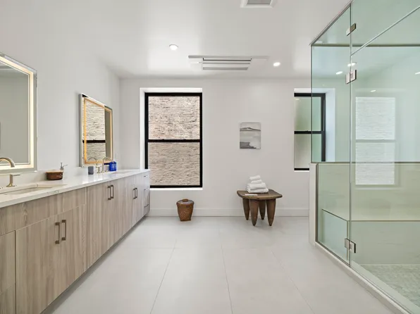 389 Manhattan Avenue image 21 of 38