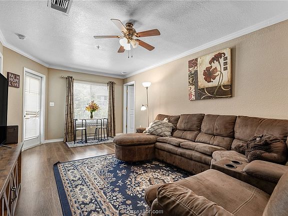 5th image of 527 Parkway #204