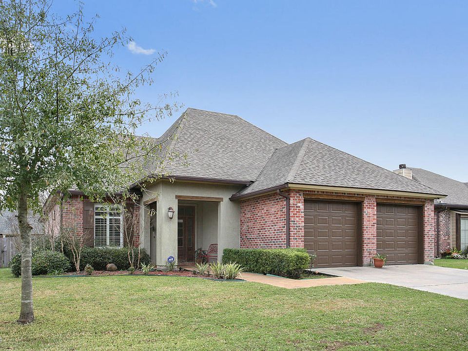 1st image of 206 Beaufort Cir