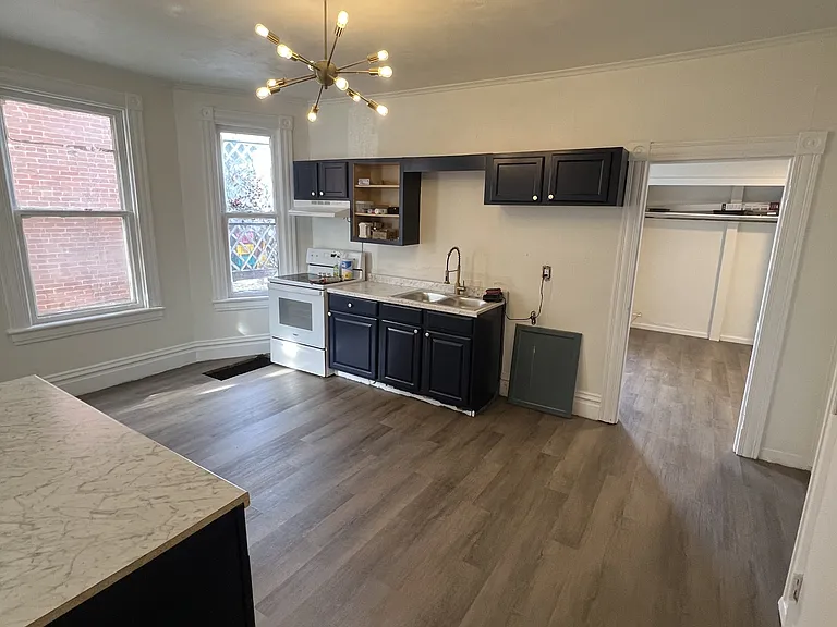 439 Westminster Ave #1 — Photo 4