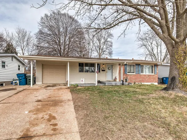 809 Lynn Haven Ln, Hazelwood, MO 63042