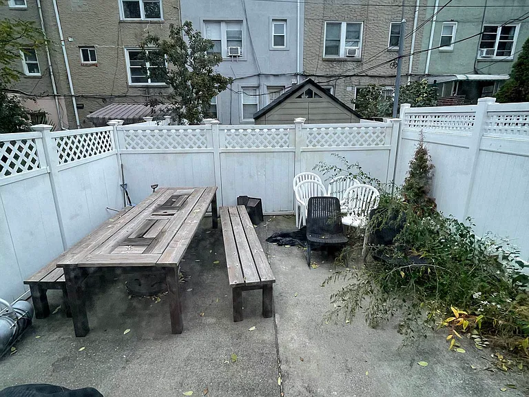 2045 32nd St #1 — Photo 14