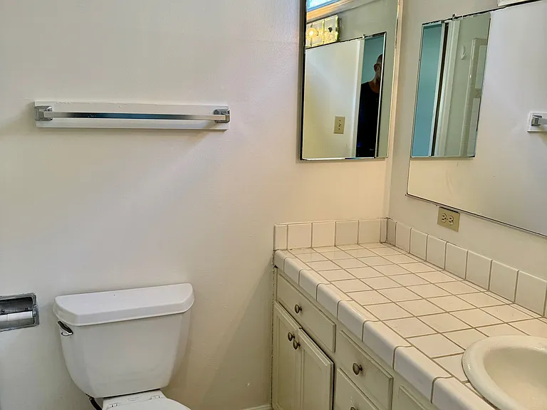 2407 V St #3 — Photo 8