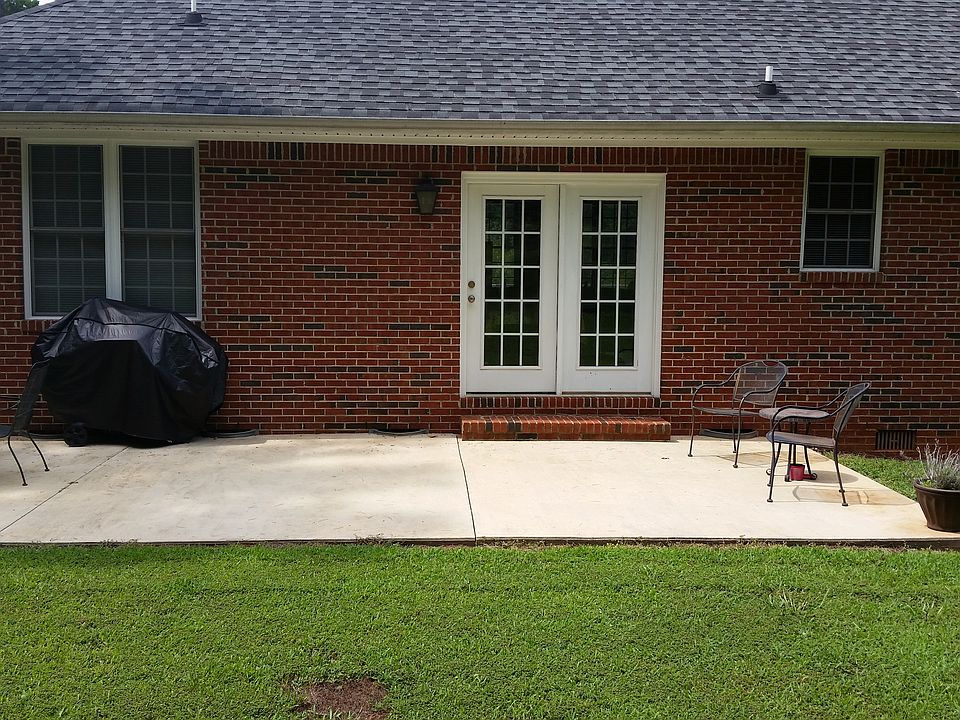 2nd image of 4470 Springbrook Dr
