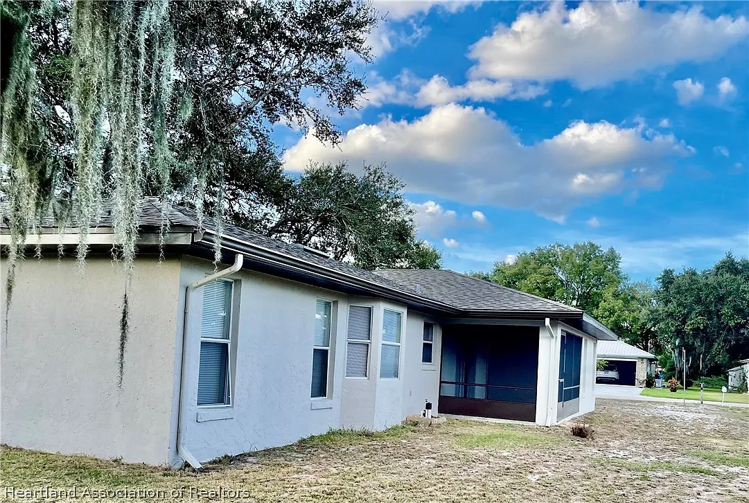 3 bed, 2.0 bath, 1549 sqft, $1,900 — Photo 4