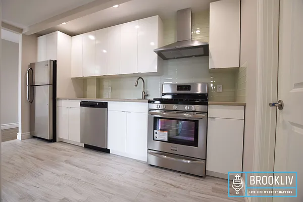 Rented by null | media 34