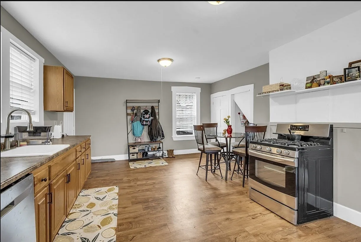 3 bed, 1150 sqft, $2,850 — Photo 4