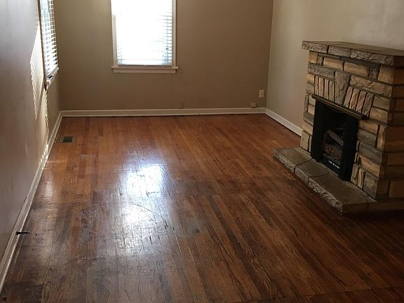 3rd image of 1406 W Cave Springs Ave