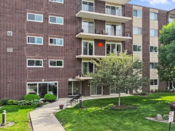 5300 Walnut Ave Unit #19C, Downers Grove, IL 60515