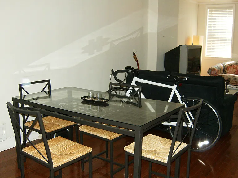 1627 Francis St #2B — Photo 6