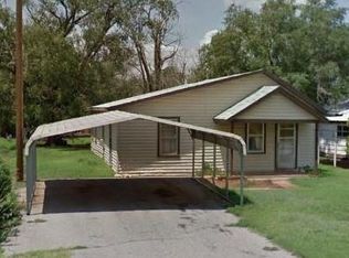 1746 Neptune Dr, Clinton, OK 73601