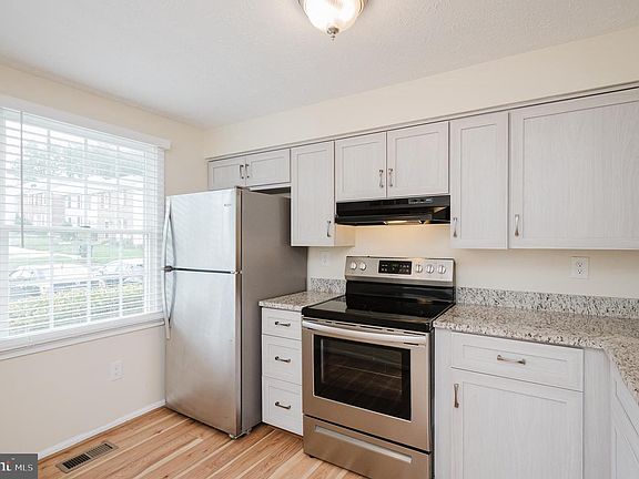 5th image of 4250 Crosswood Dr