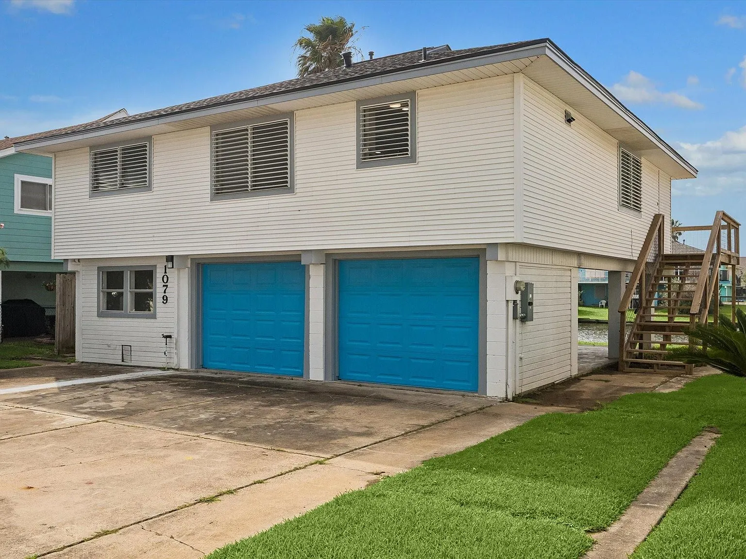 3 bed, 2.0 bath, 1186 sqft, $2,200 — Photo 2