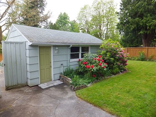 Detached Garage