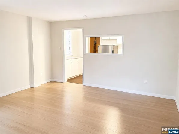 234 Main St, New Milford, NJ 07646