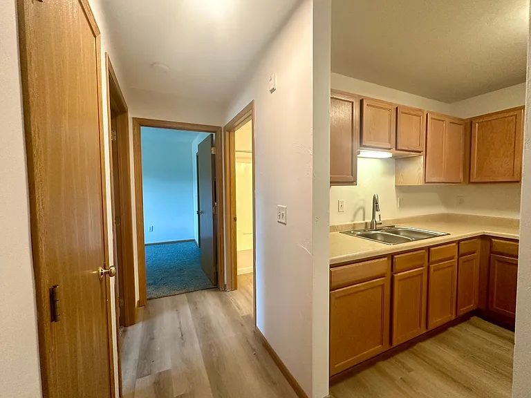 113 S Platten St — Photo 13