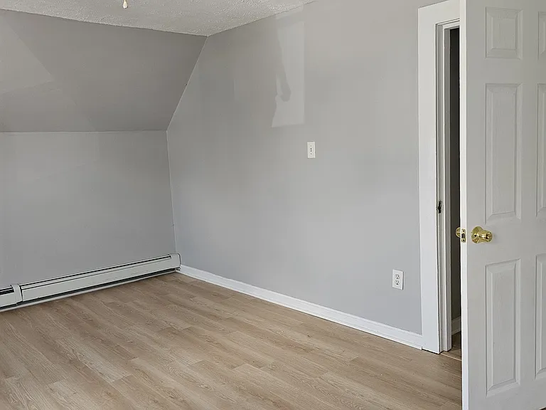 759 Grove St #3 — Photo 8