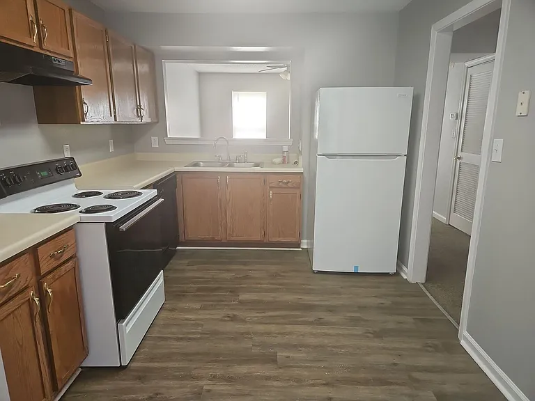 2048 Tynewood Dr — Photo 4