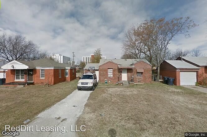 2nd image of 1013 SW 46th St