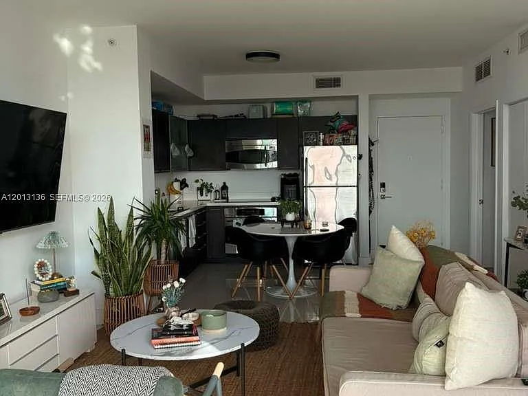 90 SW 3rd St #2106 — Photo 9