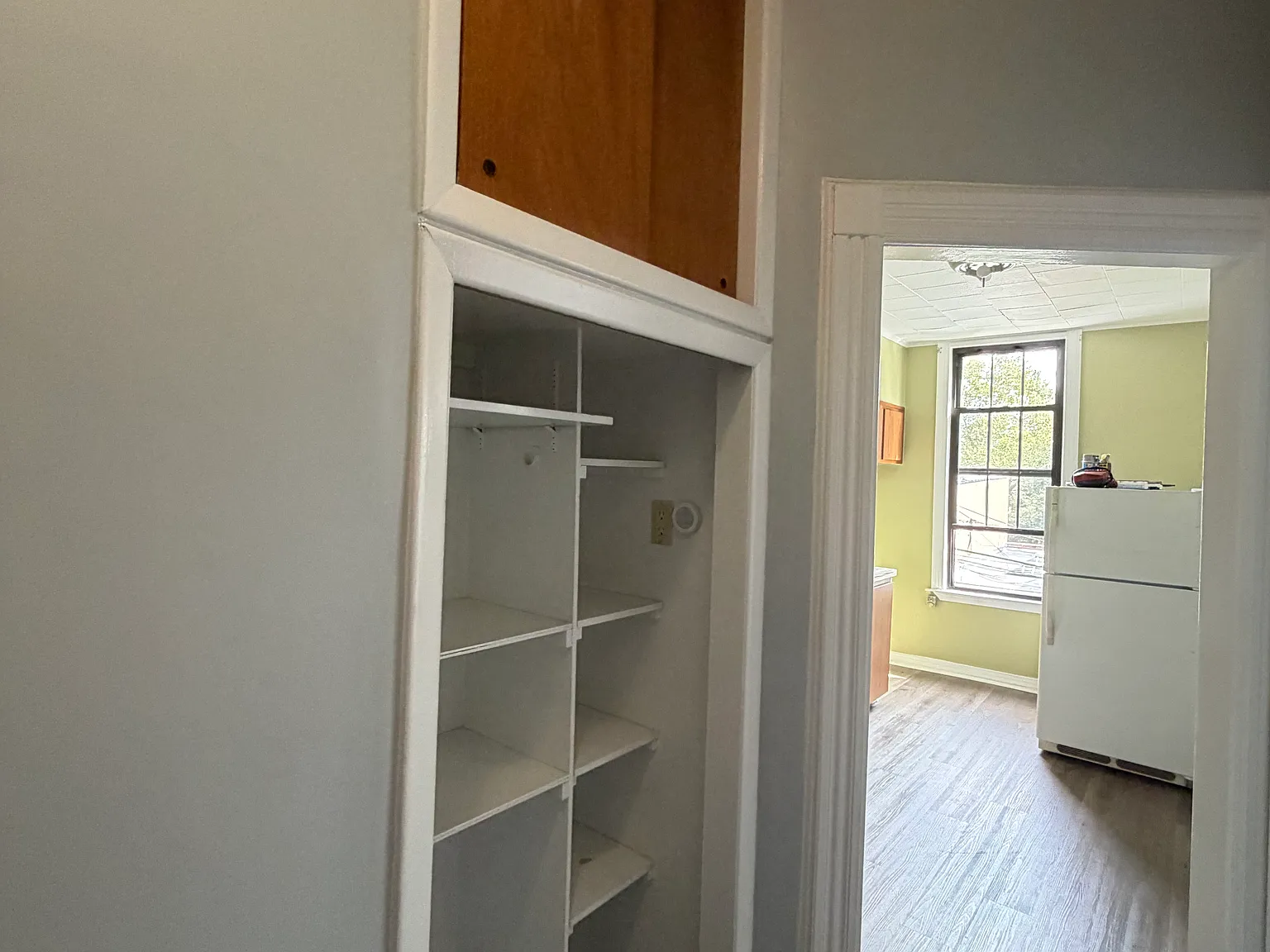 2 bed, 1000 sqft, $3,000 — Photo 3
