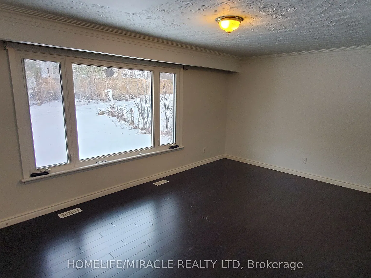 3 bed, $2,400 — Photo 3