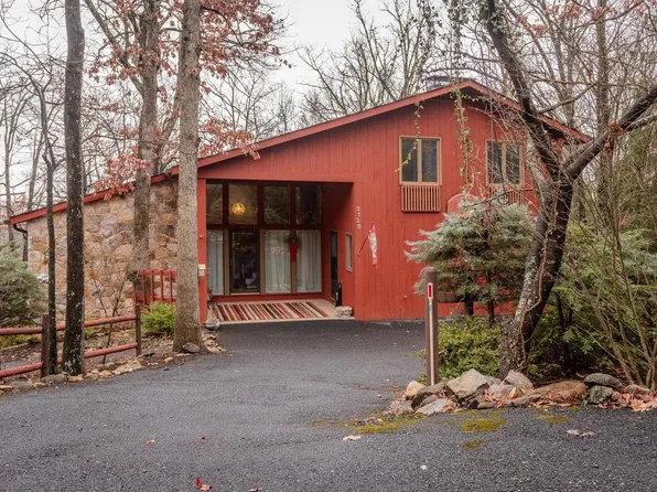 3125 Hopkins Dr, McGaheysville, VA 22840
