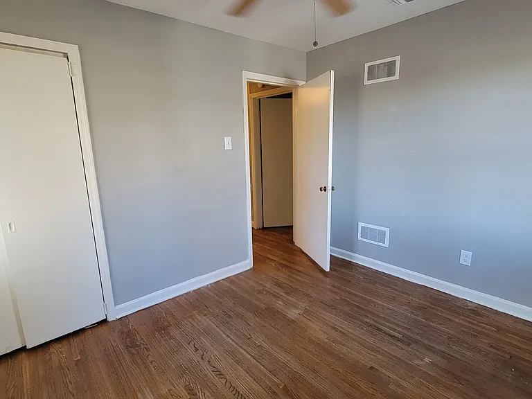 3912 Callahan Dr — Photo 11