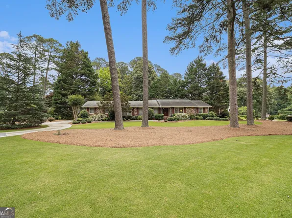 2221 Fairoaks Rd, Decatur, GA 30033