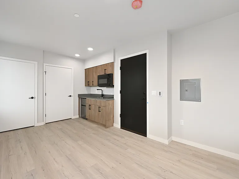 Clara Apartments — Photo 60