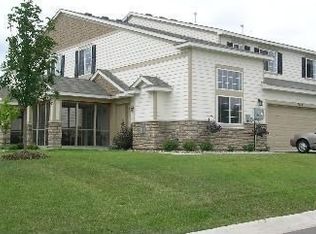 9124 Fox Ct, Victoria, MN 55386