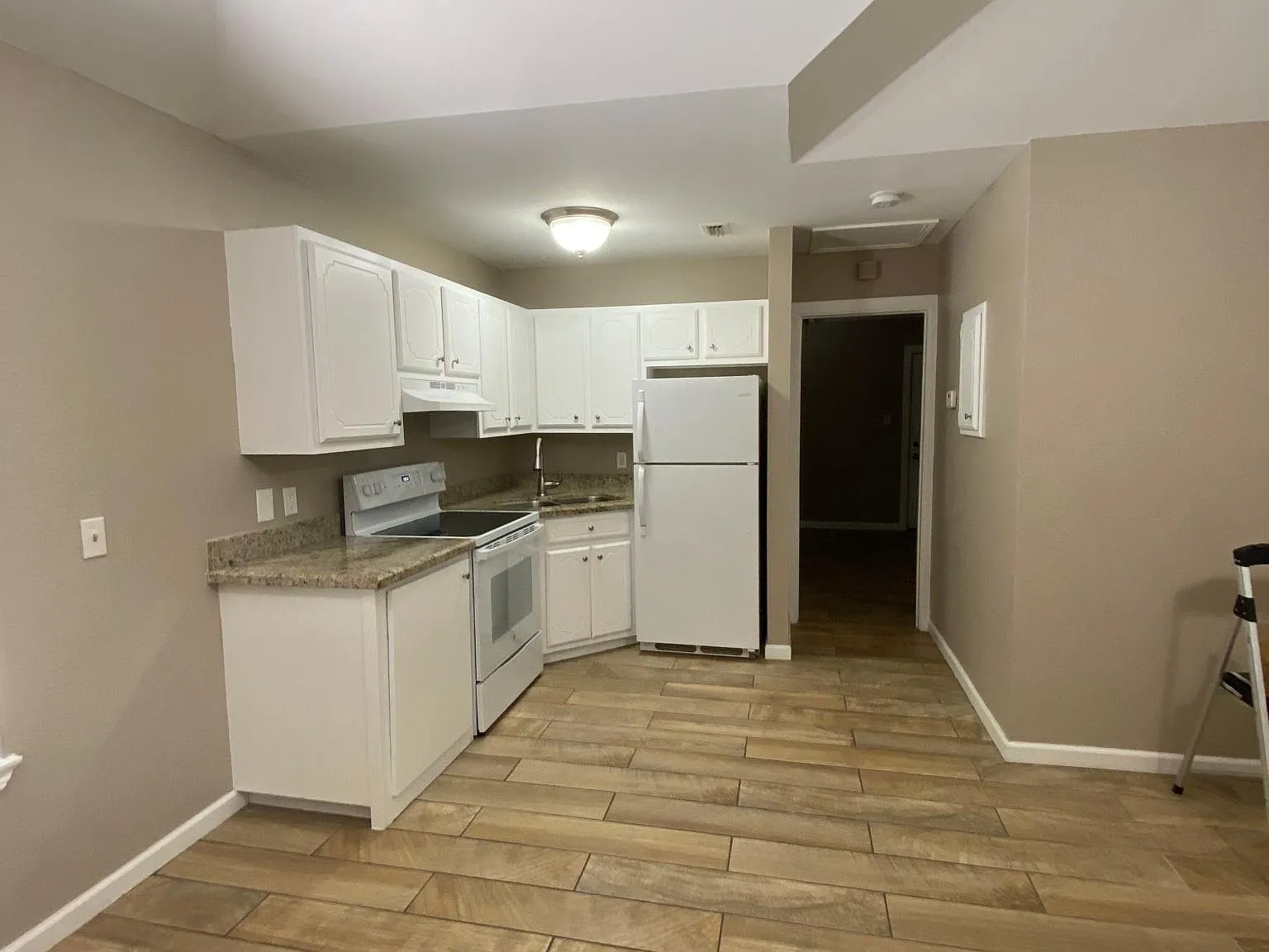 1204 Bryce Dr — Photo 2