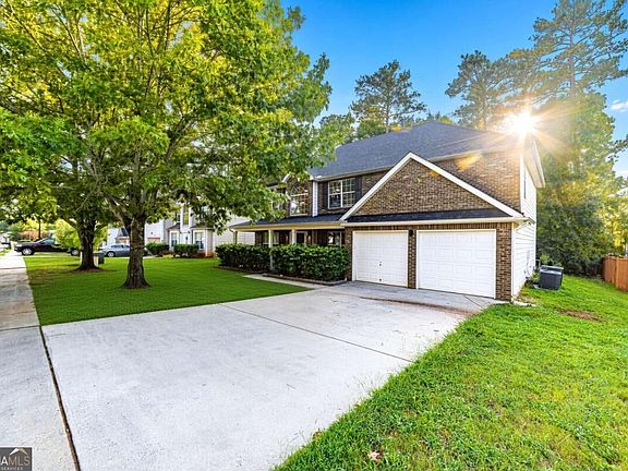 4th image of 596 Vaughan Dr