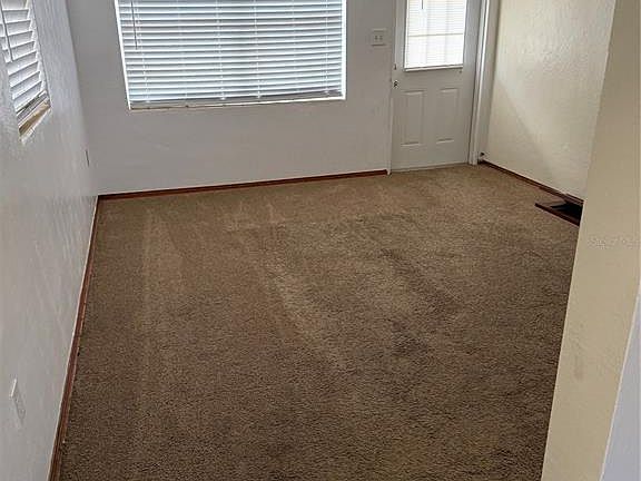 4th image of 1247 Lakeview Dr
